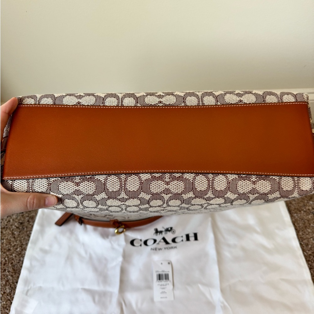 Coach Juliet Shoulder Bag 38 in Signature Jacquard - Picture 7 of 7